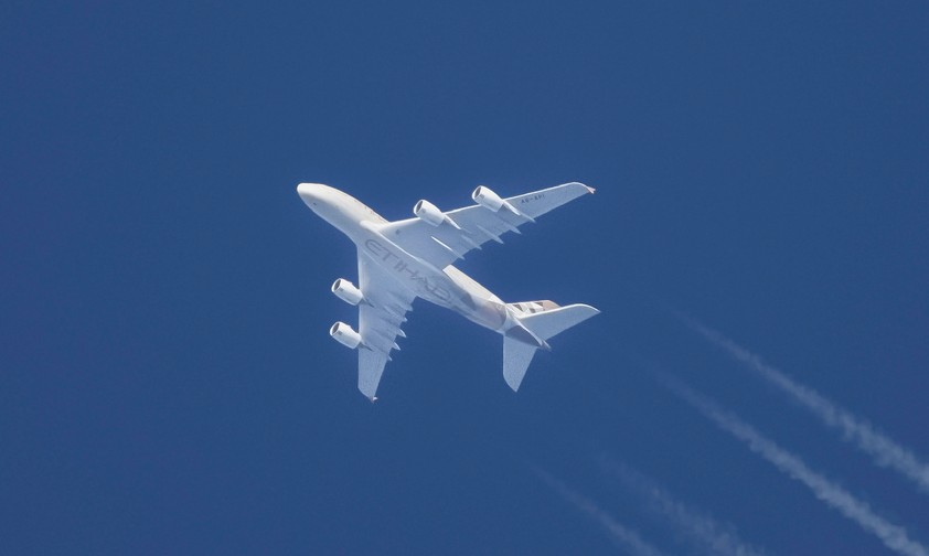 Flieger am Himmel: Die Emissionen werden weniger.