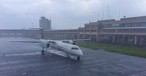 Flieger am Douala International Airport: Größter Flughafen von Kamerun.