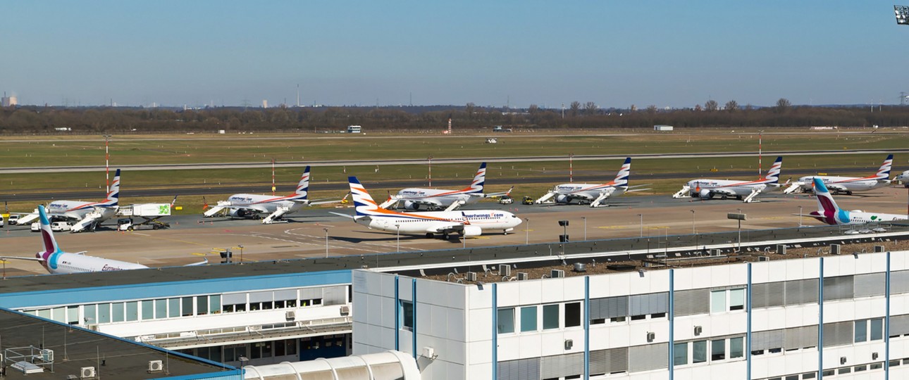 Sieben Smartwings-Flugzeuge am Flughafen Düsseldorf: Seltener Anblick.
