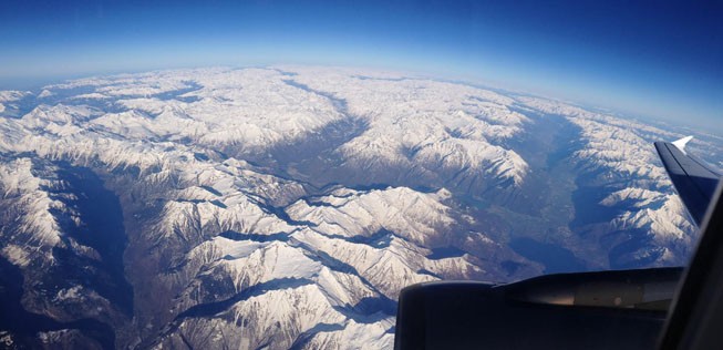 Flug von Stuttgart über die Alpen.