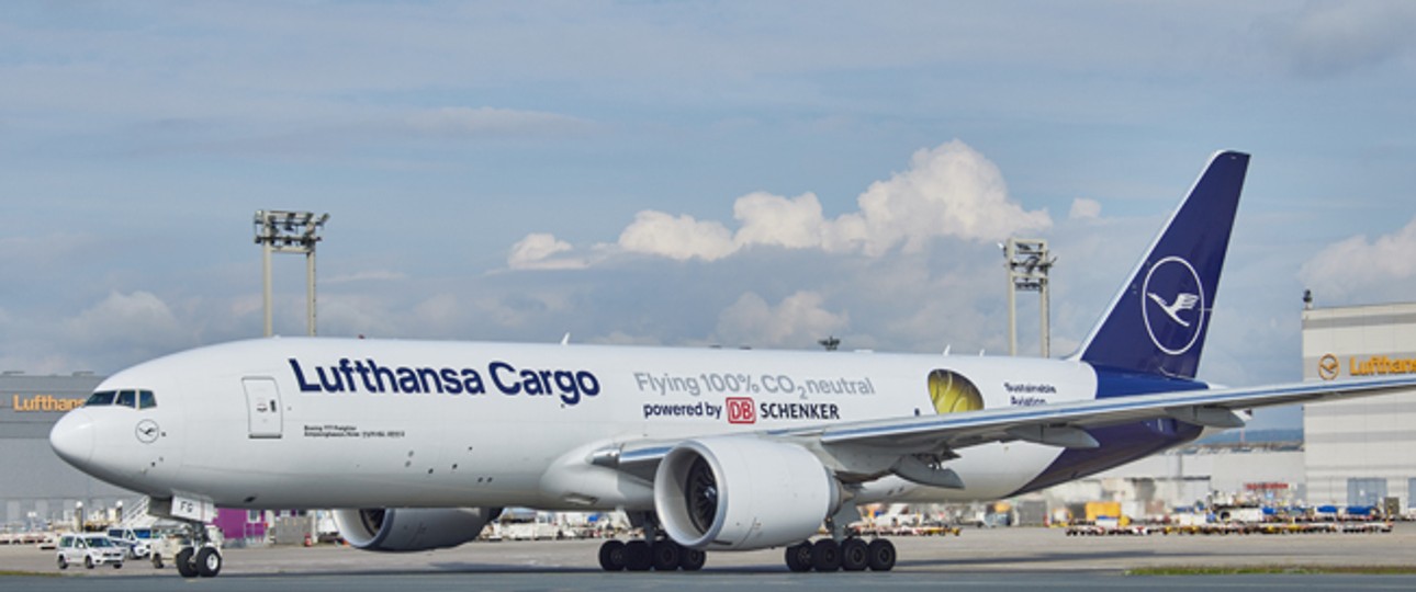 Lufthansa Cargo und DB Schenker bieten eine wöchentliche Frachtverbindung zwischen Frankfurt und Shanghai an.