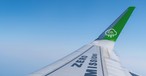 Tragfläche eines Flugzeugs: Die Luftfahrt will klimaneutral werden.