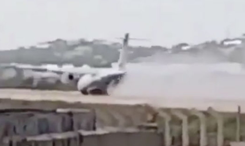 Sanfte Landung ohne Fahrwerk in Mogadishu