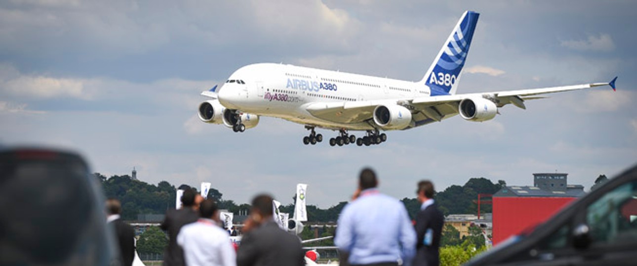 Die Leasinggesellschaft Amedeo stornierte ihre Order über 20 A380, nachdem Airbus das Ende des Superjumbos angekündigt hatte. Gefährdet ist noch die Bestellung der Zweckgesellschaft Air Accord über drei Jets.
