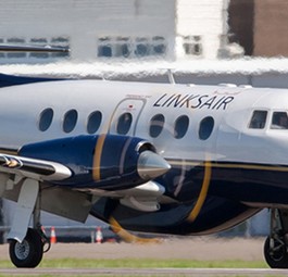 Flieger von Linksair: Die Airline will die Lizenz zurück.