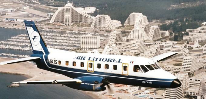 Die französischen Fluglinie Air Littoral wurde 1977 zur ersten internationalen Kundin der zivilen Version des brasilianischen Flugzeuges.