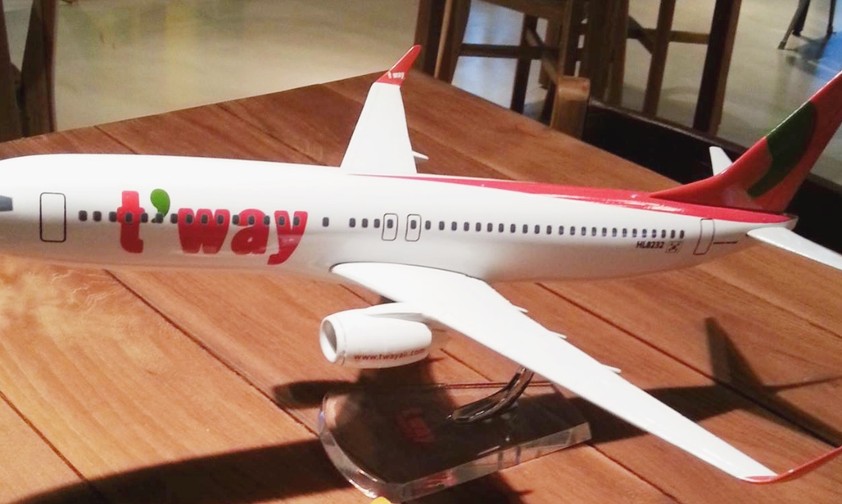 Modell einer Boeing 737 von T'Way Air: Die Fluglinie sucht größere Flugzeuge.