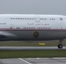 Boeing 747-8 mit der Kennung: SU-EGY das 14 Jahre alte Flugzeug ist an Ägypten ausgeliefert worden.