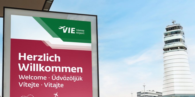 Das neue, grüne Logo am Flughafen Wien: Das neue Design ...