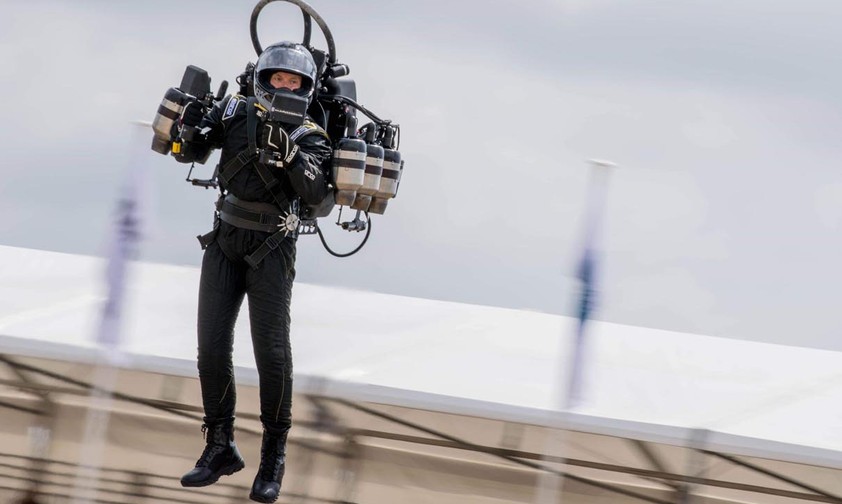 Jetpack sorgt in Los Angeles erneut für Aufruhr