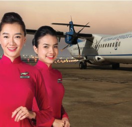 Flugbegleiterinnen von Skyviet Air: Die Airline bleibt als Tochter von Vietnam Airlines zu 51 Prozent in staatlicher Hand.