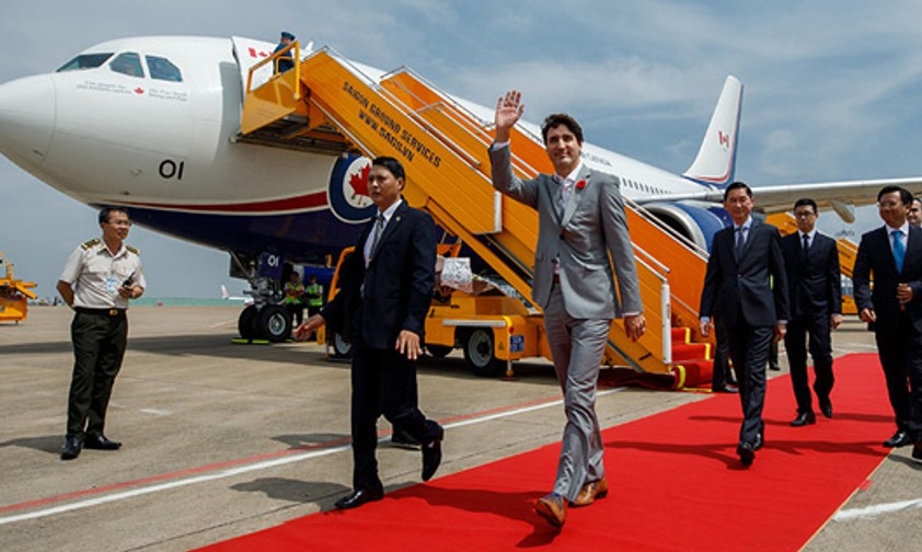 Kanadas Premierminister Justin Trudeau bei der Ankunft in Vietnam im November 2017: Ein A310 ist in Kanada noch als Can Force One im Einsatz.