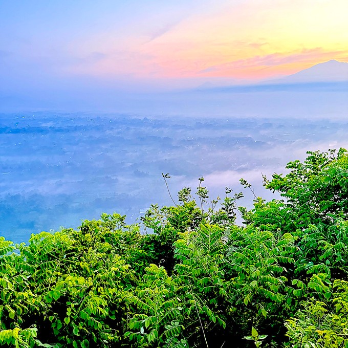 Sonnenaufgang über Borobudur Enam Langit