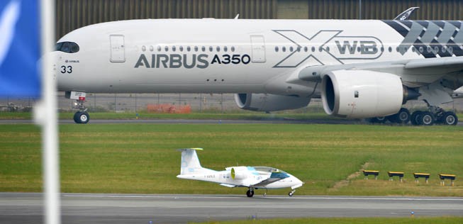 75 Weniger CO2-Emissionen pro Passagierkilometer, 90 Prozent weniger Stickstoff-Ausstoß, 65 Prozent weniger Lärm - das versprach Airbus.