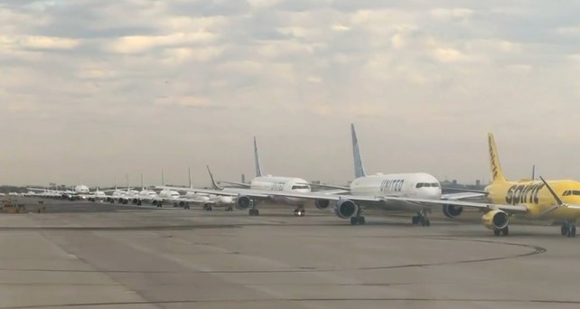 newark flugzeugschlange