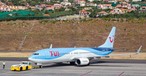 Eine Boeing 737-800 von Tui am Flughafen von Madeira: 2019 mussten 900 Flüge aufgrund des Wetters umgeleitet werden.