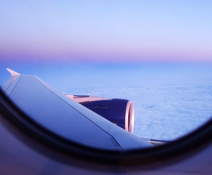 Blick aus dem Fenster eines Airbus A380 von British Airways: Die Fluggäste erlebten eine kleine Odyssee.
