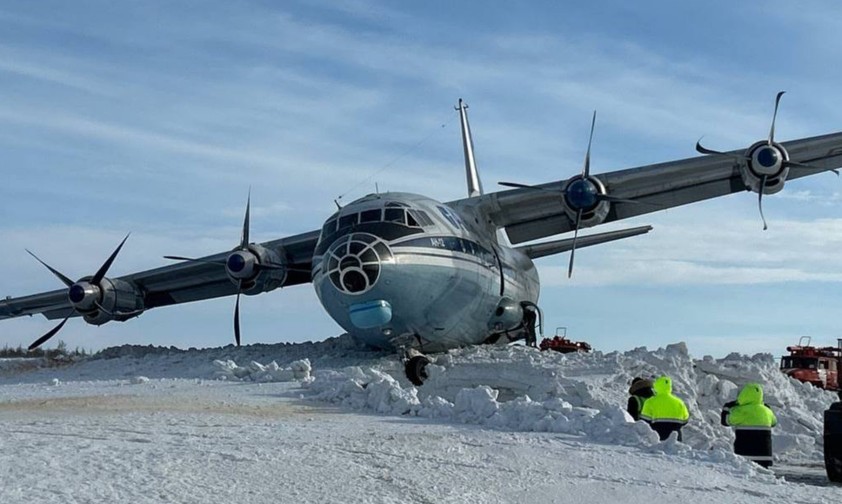 Antonov An-12: Blieb im Schnee stecken.