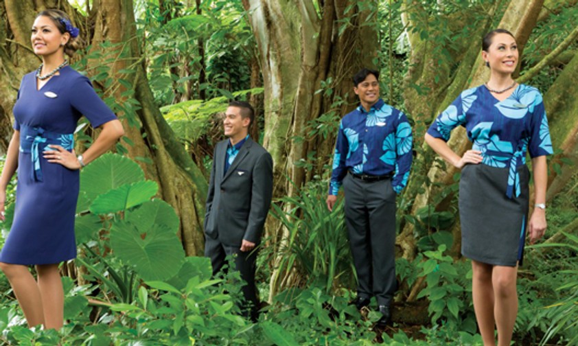 Die Uniformen der Flugbegleiter.