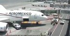 Erdbeben lässt Dreamliner hüpfen