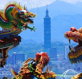 Taiwan bietet Tradition und Moderne: Blick auf den Wolkenkratzer Taipei 101 in Taipeh.