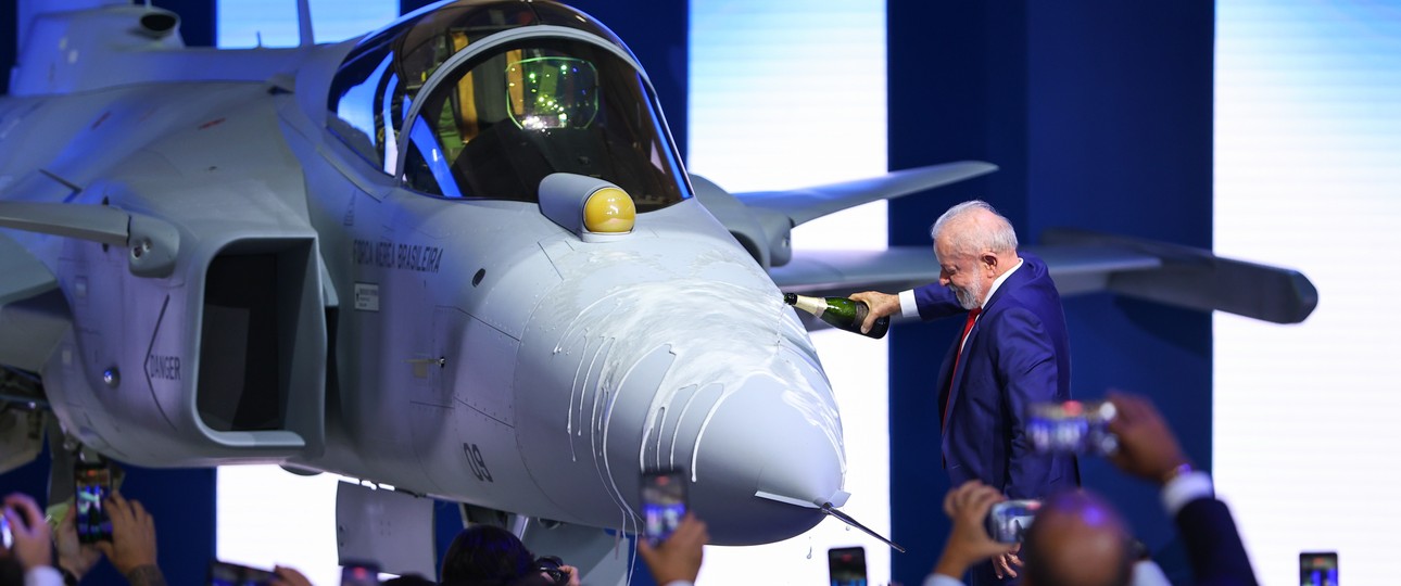 Staatspräsident Luiz Inácio Lula da Silva tauft die erste heimische Gripen E: Gemeinschaftsprojekt von Saab und Embraer