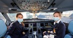 Platz 5 unter den großen, internationalen Fluggesellschaften: Lufthansa hat laut der Auswertung der International Society of Women Airline Pilots 2021 einen Frauenanteil von 6,9 Prozent im Cockpit.