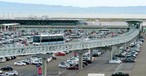 Flughafen Oakland: Im Hintergrund ist die Bucht zu sehen.