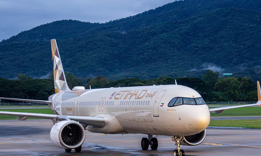 Airbus A321 von Etihad: Die Airline zieht den Start nach Luxemburg vor.