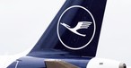 Leitwerk eines Airbus A320 von Lufthansa: Die Fluglinien der Gruppe rücken noch enger zusammen.