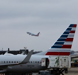 American Airlines: Die Abschaffung der First Class zieht sich hin. 