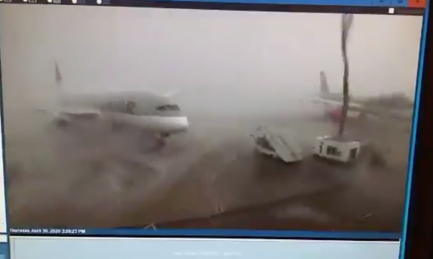 Wind schiebt Dreamliner in Airbus A350