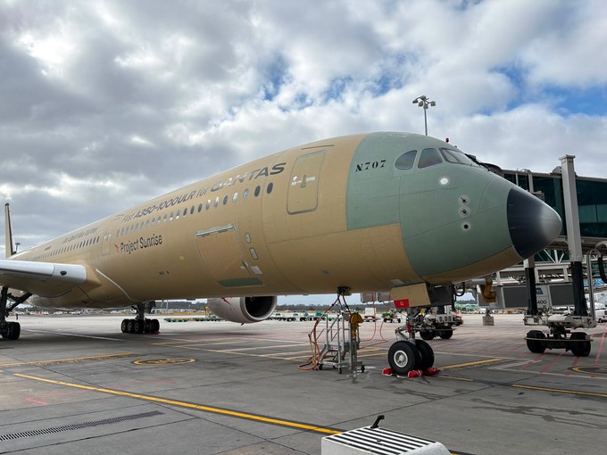 Das Testflugzeug trägt noch nicht die Lackierung von Qantas.