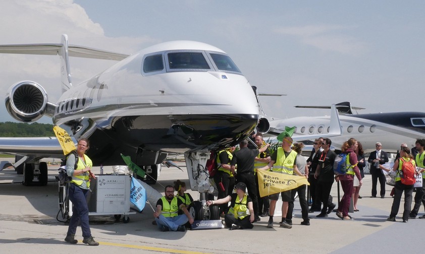 Businessjet-Messe Ebace: Die Austellung wird gestört.