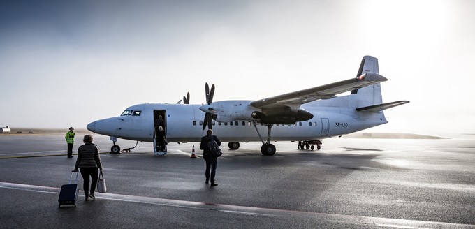 Eine Fokker 50 von Amapola Flyg. Die schwedische Fluggesellschaft besitzt 20 Exemplare des Turbopropfliegers.