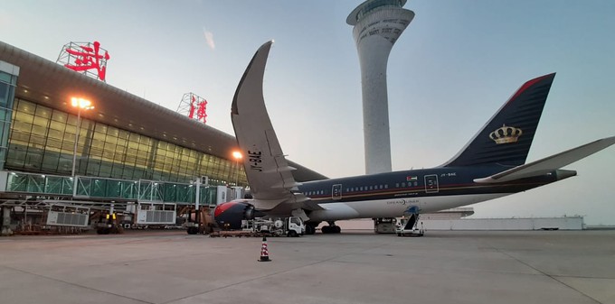 Der Dreamliner von Royal Jordanian Airlines in Wuhan.