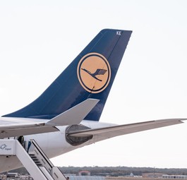 Flugzeug von Lufthansa: Zu geringe Nachfrage.