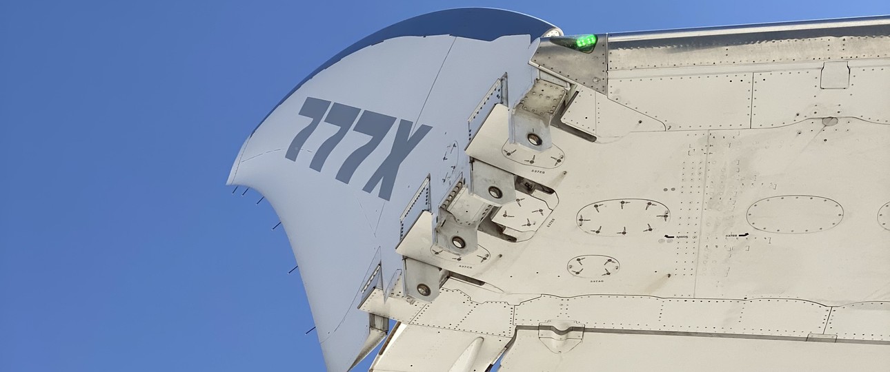 Hochgeklappte Flügelspitze einer Boeing 777X: Hat sie das Interesse von United geweckt?