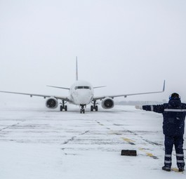 Boeing 737 im Schnee: Russlands Luftfahrt kämpft mit dem Wintereinbruch.
