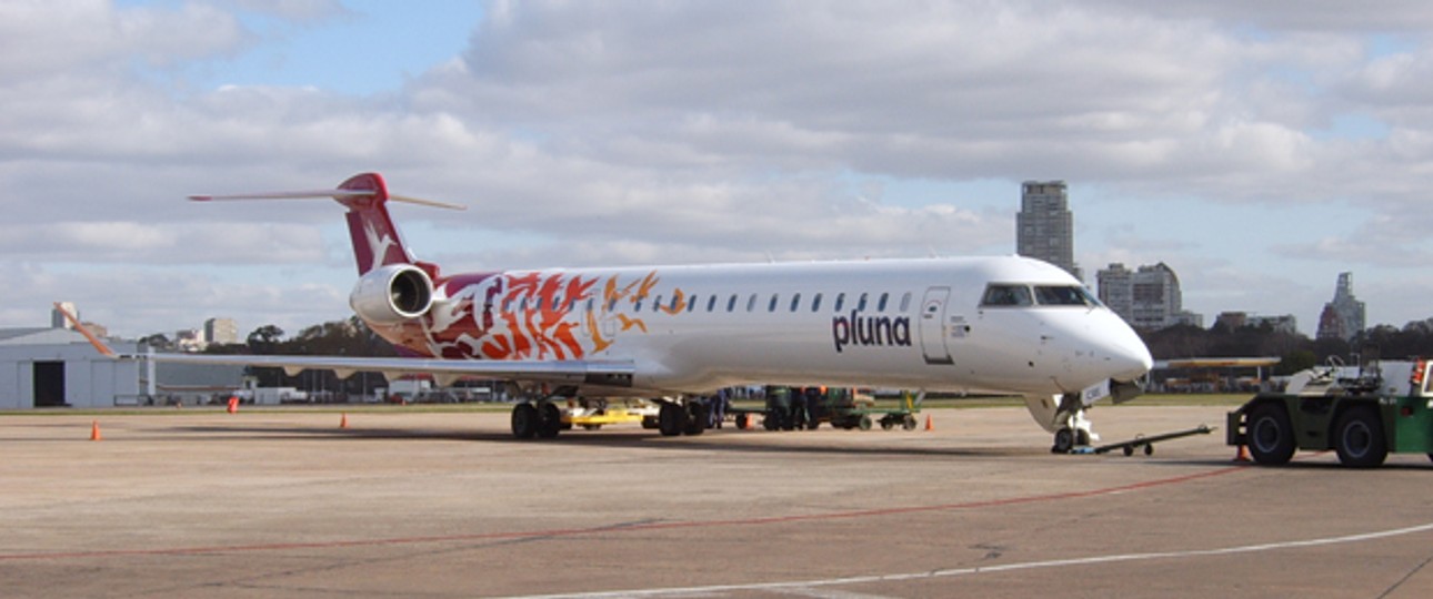 Einer von sieben: Die Bombardier CRJ900 sollen nun über den Hersteller verkauft werden.