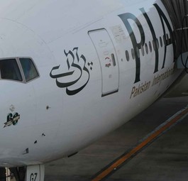 Boeing 777 von PIA:  Seit Jahren setzen sich Beschäftigte ins Ausland ab.
