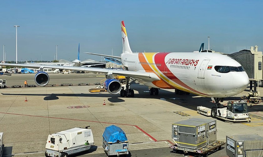 Airbus A340-300 von Surinam Airways.