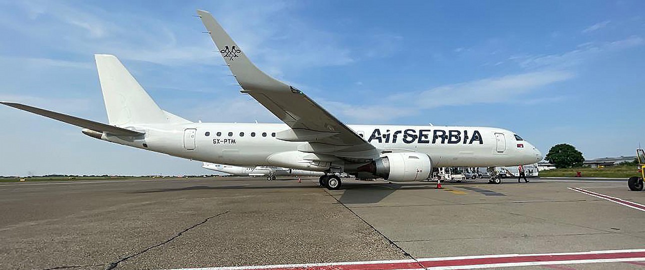 Embraer E190 von Air Serbia: Zusätzliche Leasing-Maschinen sollen Abhilfe schaffen.