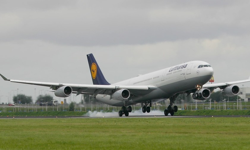 airbus a340-300 lufthansa piste