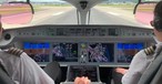 Blick ins Cockpit eines Airbus A220 von Swiss.