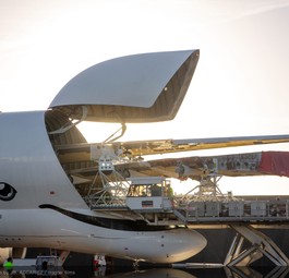 Beladung eines Beluga Xl in Bremen: Vorerst ruht die Arbeit.