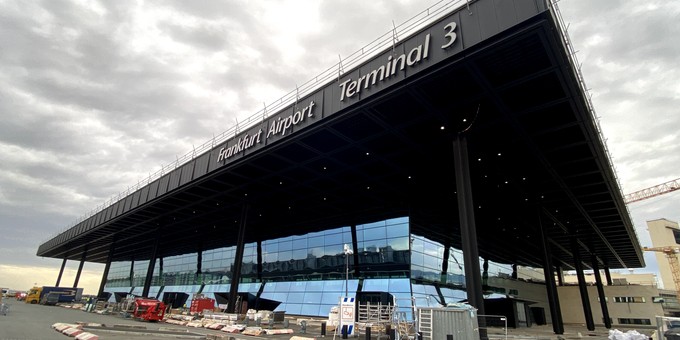 ... von Terminal 3 des Flughafens Frankfurt.  Der Blick ...