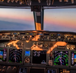 Cockpit einer Boeing 737: Der Flugzeugbauer startete schlecht ins neue Jahr.