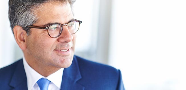 Athar Husain Khan: Er ist der letzte Präsident der AEA Association of European Airlines.