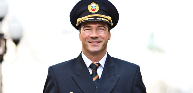 Klaus Rohlfs in der Uniform von Aeroflot: Seit zehn Jahren Pilot.